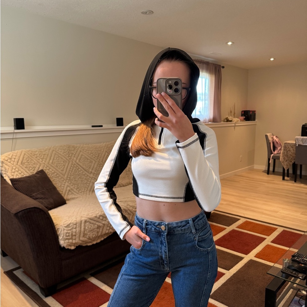 SHEIN White & Black Cropped Hooded Long-Sleeve Top